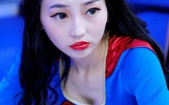 美女脱了个精光露出奶囗和尿囗